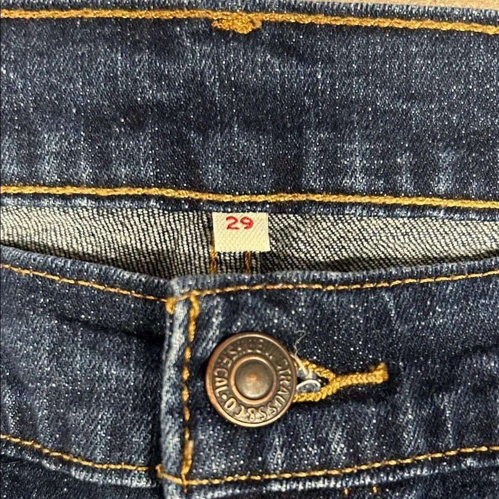 Levi's Classic Cuffed Capri Jeans